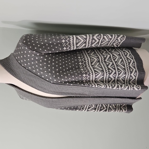 Gap Open Cardigan Embroidered Look Gray and White Cabincore Size XS Petite - Picture 3 of 6